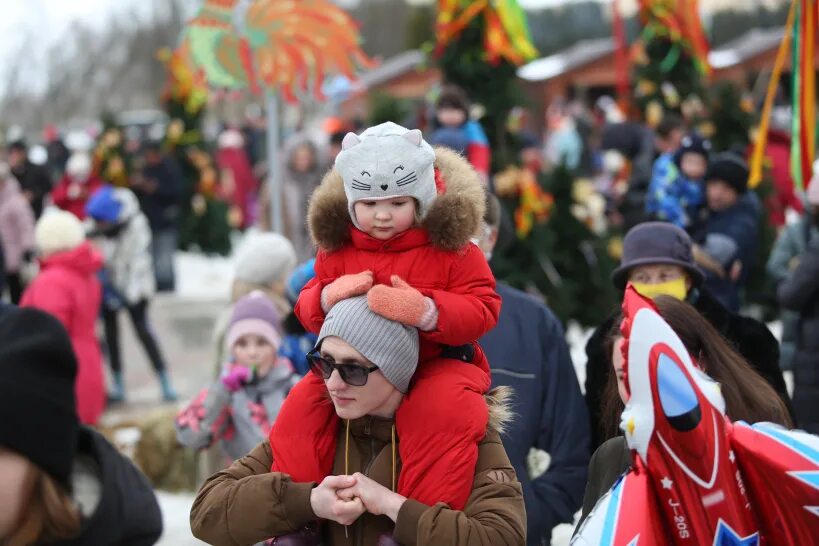 провожаем весну. рисунок зиму провожаем весну встречаем. зиму провожаем да весну встречаем. ревда инфо весну встречаем зиму провожаем. дети зазывают весну.