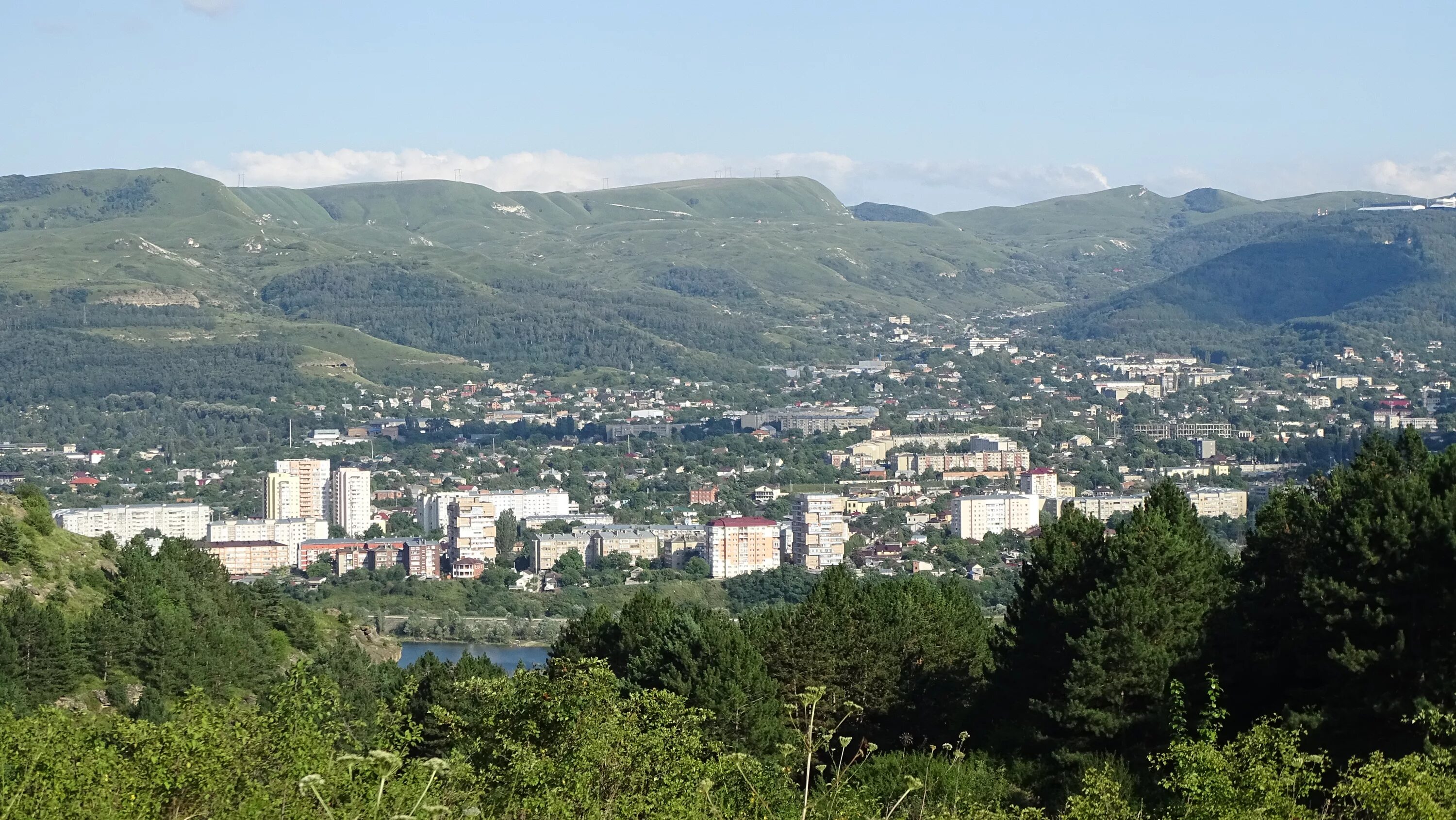 Ставропольский край город Кисловодск. Курортный город Кисловодск горы. Кисловодск виды города. Горы около Кисловодска. Ставропольский край г северный