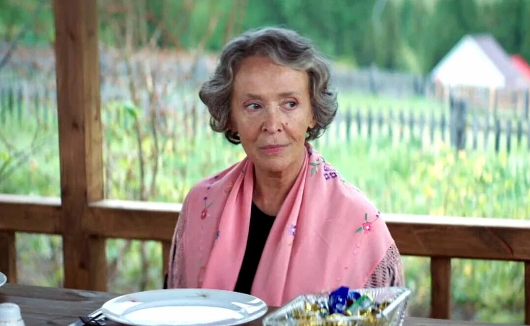 Земля эльзы фильм 2020. Земля эльзы фильм 2020 кадры. Фильм земля эльзы с ириной печерниковой. Ярослава пулинович земля эльзы. Земля эльзы содержание.