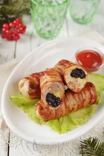 Рулет из свинины с черносливом