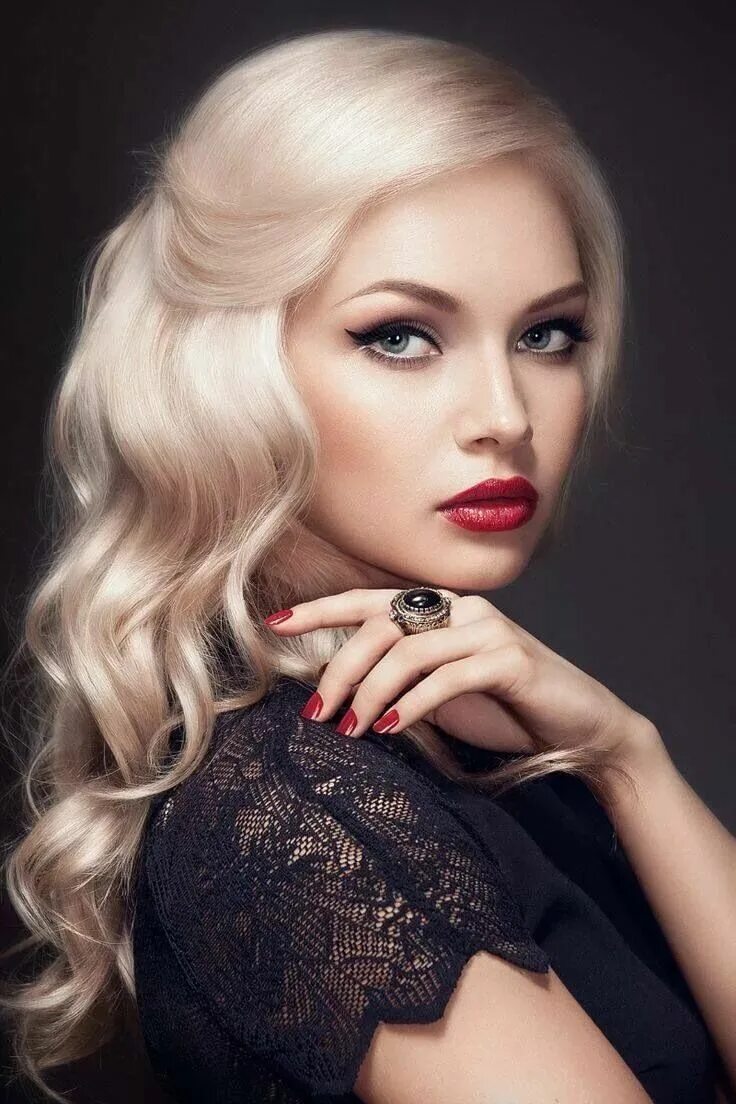 Sofia zhuravetc модель. Katerina rozmajzl рост. Шикарная женщина. Гламурная блондинка. Блондинка с яркими губами.