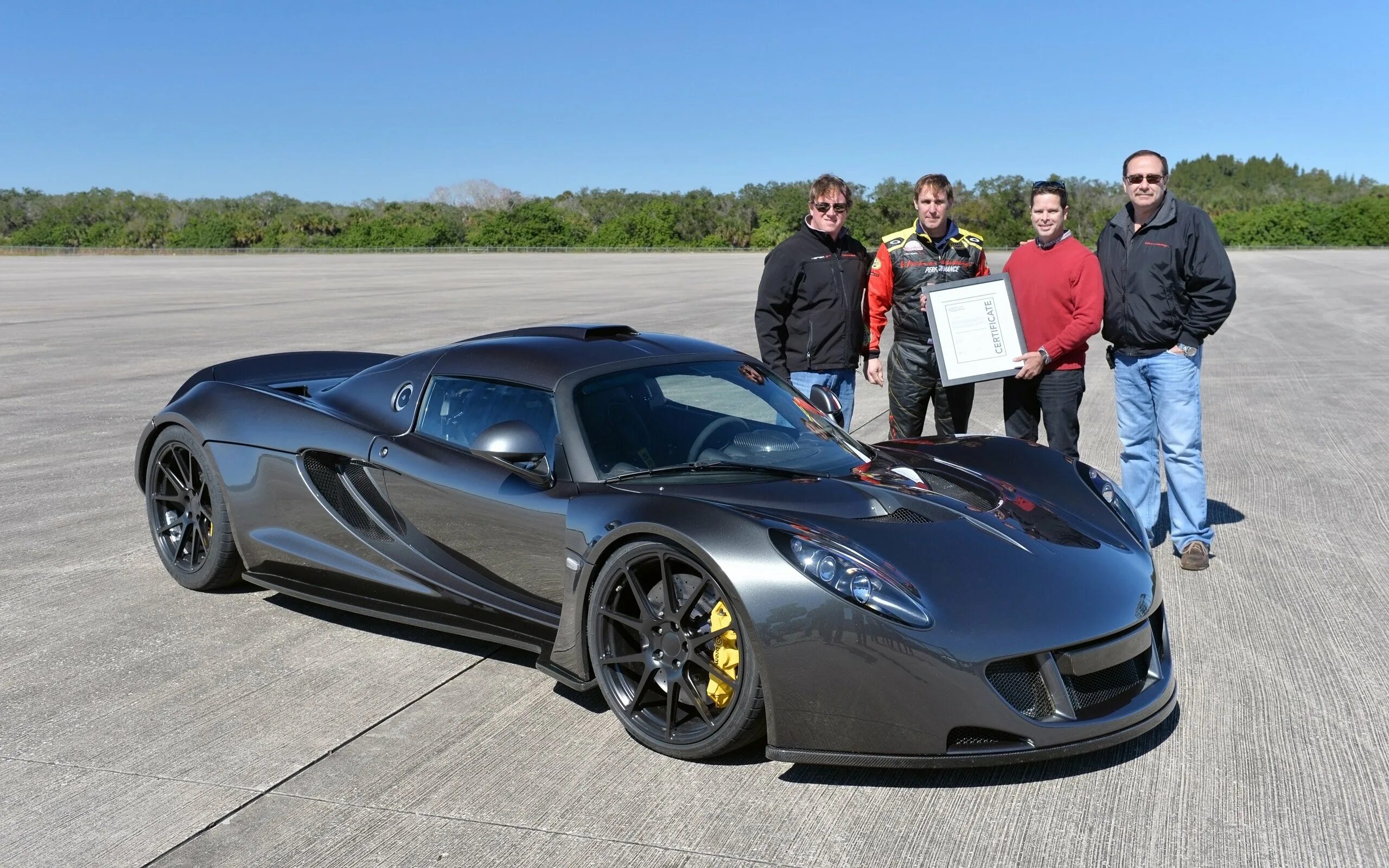 Дешевые быстрые машины. Hennessey Venom gt. Бугатти Хеннесси. Самая быстрая машина. Самая быстрая тачка.