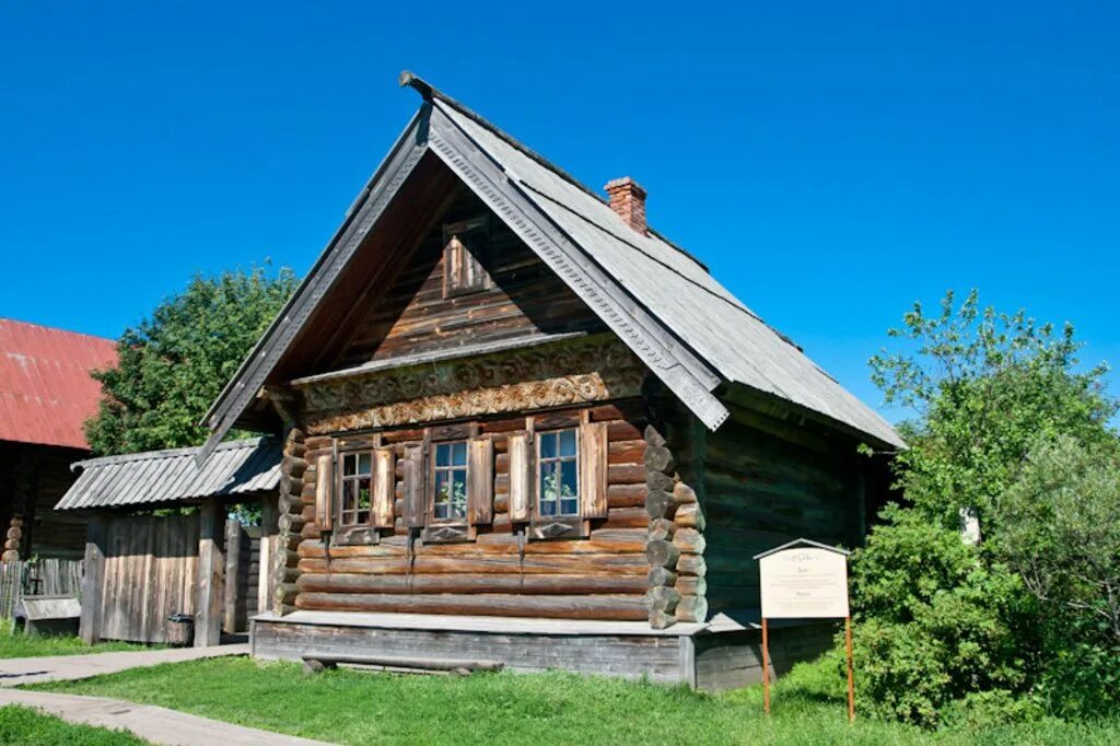 Традиционное жилище народов Марий Эл.. Старинный деревянный дом. Русское традиционное жилище. Традиционный русский дом.