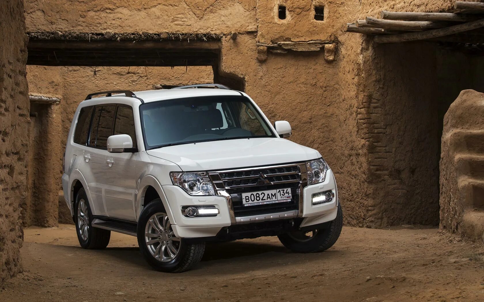 Мицубиси Паджеро. Паджеро 4. Митсубиси Паджеро 4x4. Паджеро Мицубиси Паджеро 4. Mitsubishi pajero фото