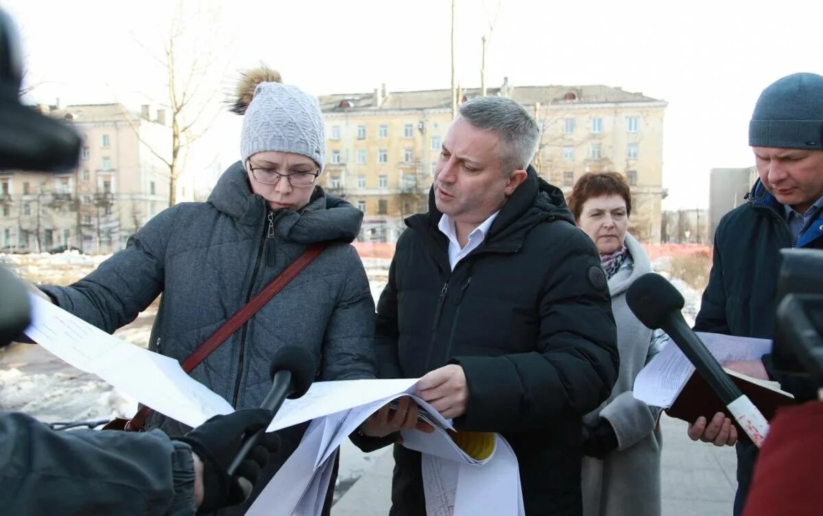 Сквер ветеранов Северодвинск. Сквер ветеранов Архангельск. Сквер ветеранов Северодвинск 2022. СМУП Спецавтохозяйство Северодвинск.