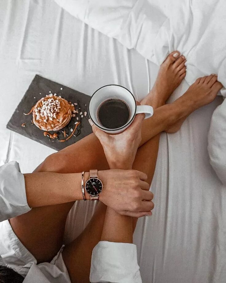 Картинки красивое утро мужчине. Кофе в постель мужчине. Доброе утро мужчине. Романтическое доброе утро мужчине. С добрыи утротром мкжчине.