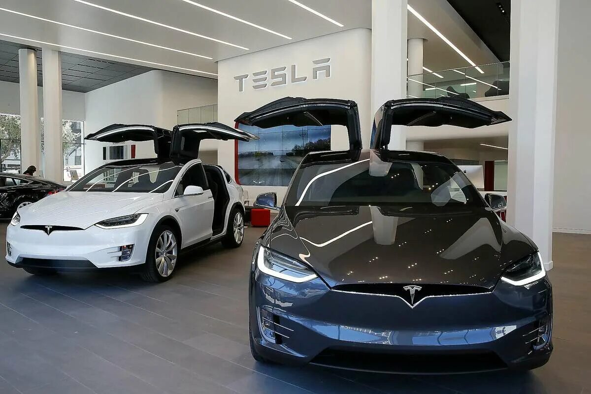 Электромобиль Tesla. Электо автомобиль Тесла. Тесла электромобиль 4*4. Тесла электромобиль салон.
