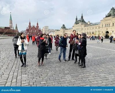 На красной площади нельзя фотографироваться с икрой