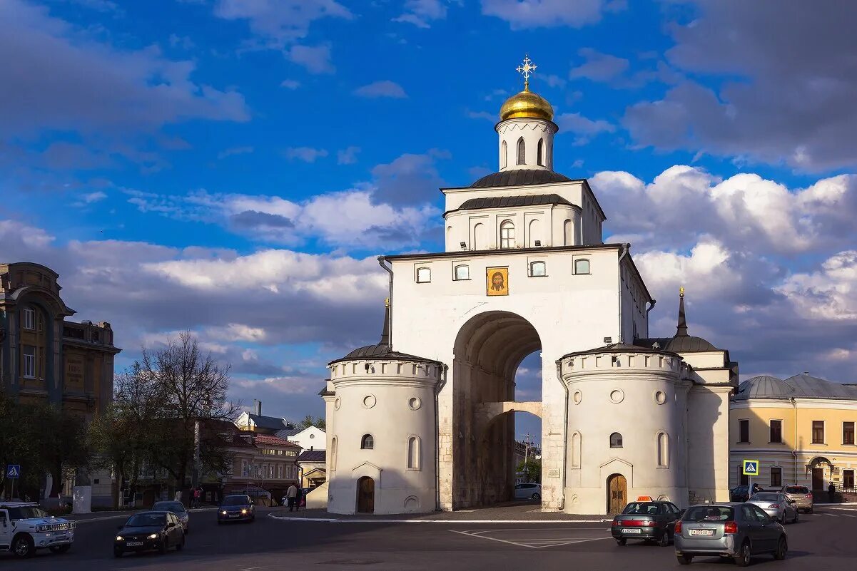 Памятник золотые ворота в каком городе. Золотые ворота во Владимире. Памятник старины золотые ворота во Владимире. Золотые ворота во Владимире на Клязьме.