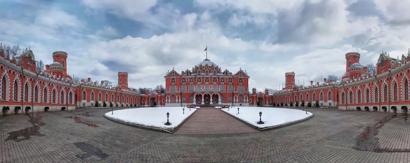 Петровский путевой дворец. Петровский подъездной дворец в Москве. Петровский дворец в Москве Казаков. Москва Петровский замок путевой дворец. Путевой дворец концерты