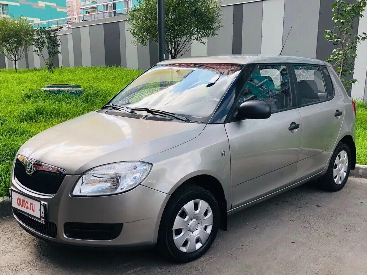 шкода фабия 2009 года. 2 2009. Skoda fabia 2 2009. Skoda fabia 5j. шкода фабия 2009 хэтчбек.