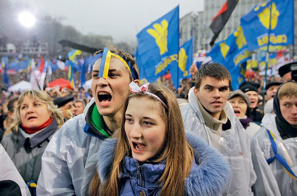 Хохлы кричат. Жители Западной Украины. Молодежь на Майдане. Студенты на Майдане. Украинская молодежь.