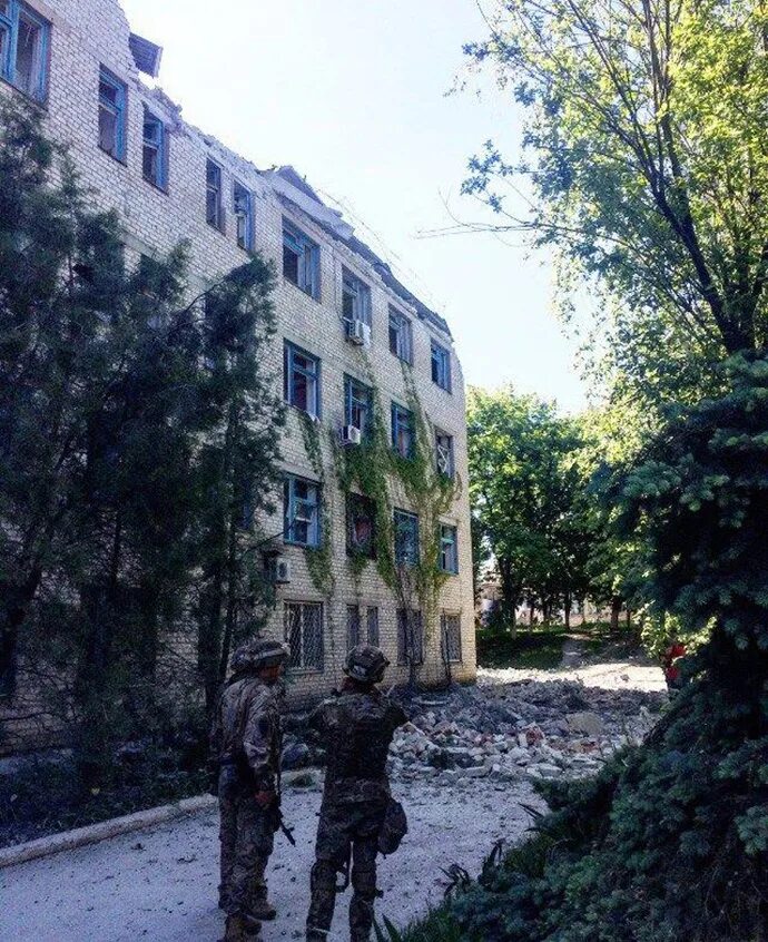 Красногоровка донецкая сейчас. Обстрел троицкого лнр. Город красногоровка донецкая область. Красногоровка донецкая сейчас. Город красногоровка донецкая область.
