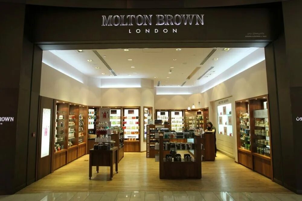 Browns магазин. Бобби Браун Дубай Молл. Molton Brown салон в Англии. Dubai Mall Perfumery & co. Molton Brown London logo.
