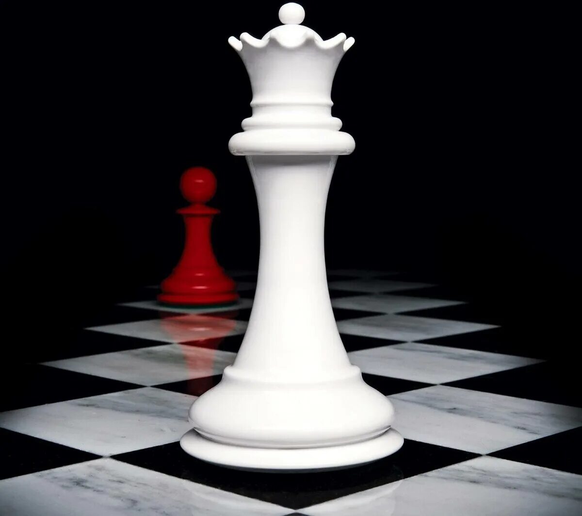 шахматная фигура пешка. ферзь это королева. пешка королева шахматы. шахматы пешка ферзь. король, ферзь, пешка.