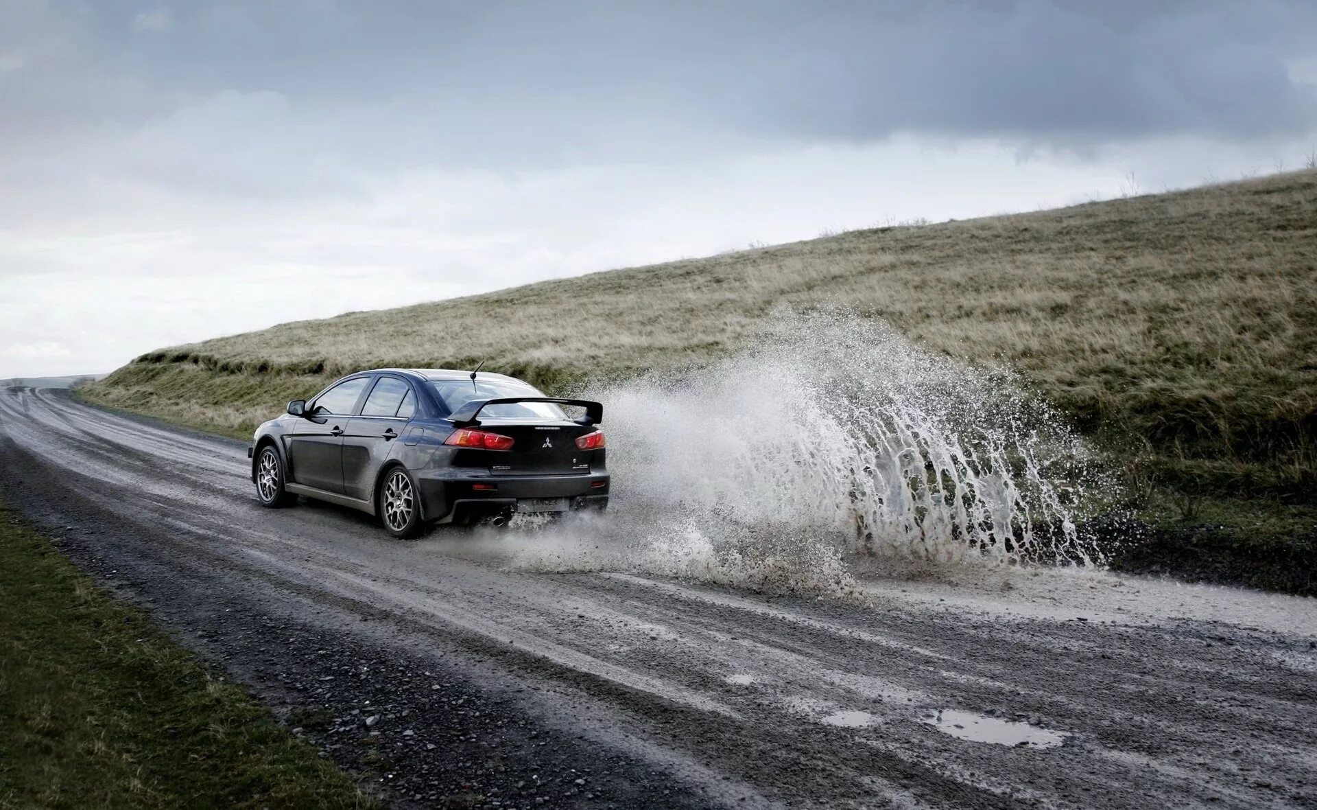 Же машиной в дороге то. Лансер 10 Эволюшн. Mitsubishi Lancer Offroad. Mitsubishi Lancer Evolution 10 Rally. Lancer 10 Evolution на дороге.