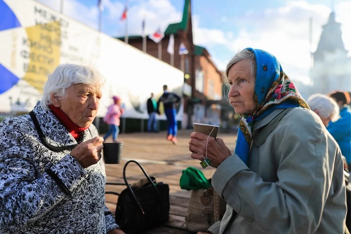 Пенсионеры. Пенсионеры в России. Русские пенсионеры. Пожилые люди в России. Изменение пенсий новости