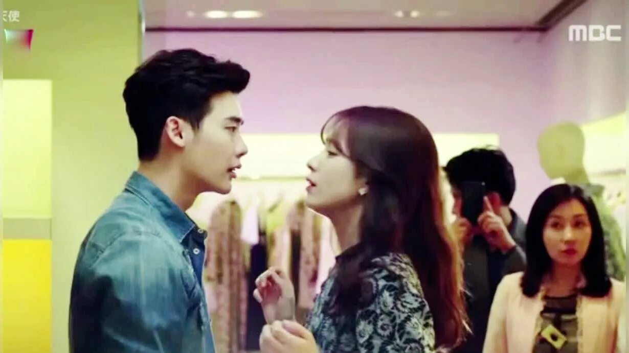 Меж двух миров кан чоль. Кан чхоль дорама обнимается. Между двух миров аниме. Меж двух миров 2016. W между двух миров.