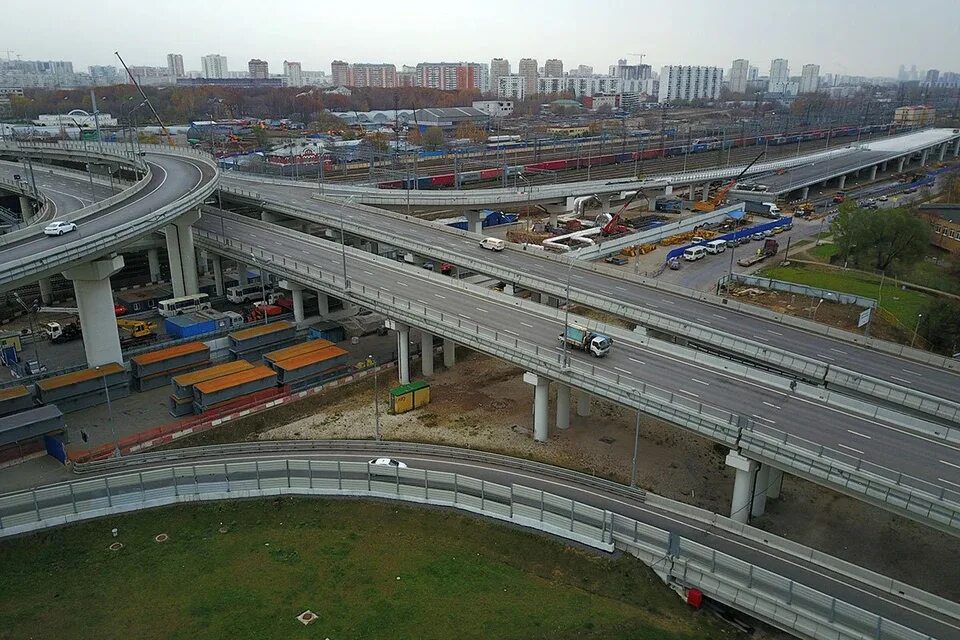 Развязки в москве. Съезд с эстакады. Развязка мкад молодогвардейская. Эстакада на щелковском шоссе. Тпу аминьевское шоссе.
