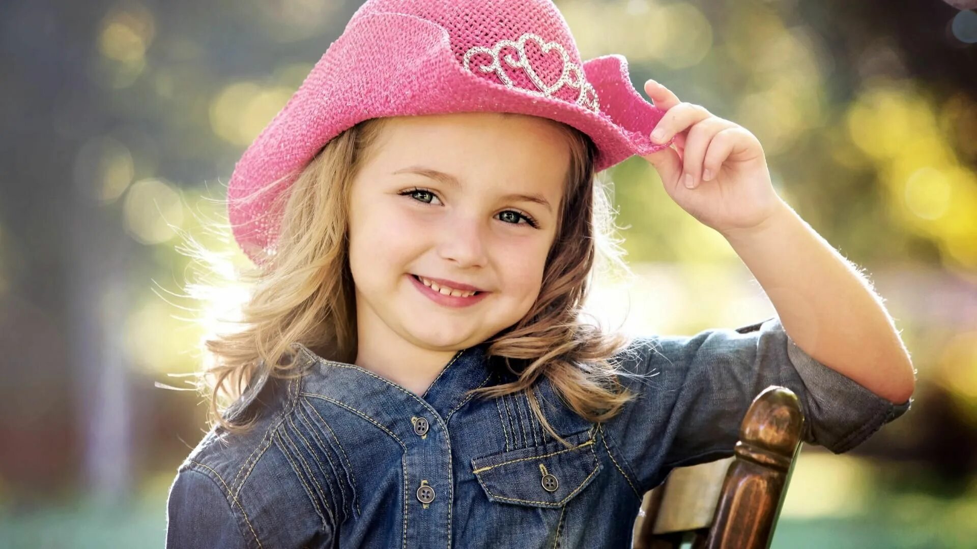 Фотки. Девочка в шляпе. Шляпки для девочек. Красивые детки. Девочка в розовой шляпе.