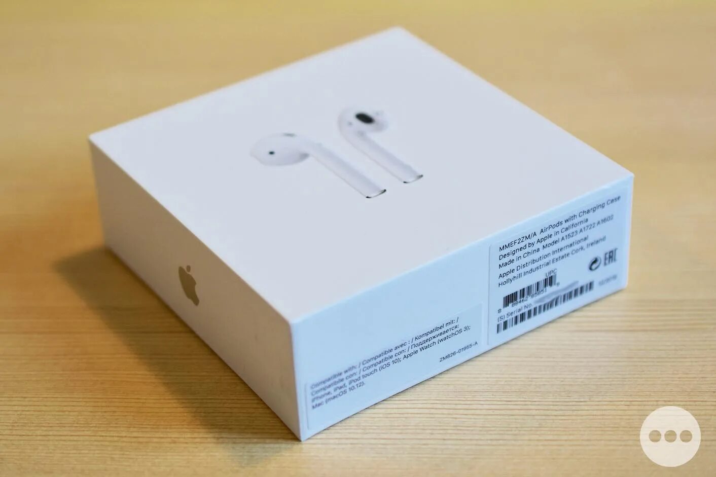 Как выглядит коробка аирподс. Apple airpods 2 коробка оригинал. apple airpods 2 упаковка. наушники аирподс 2 коробка. эппл аирподс 2 коробка.