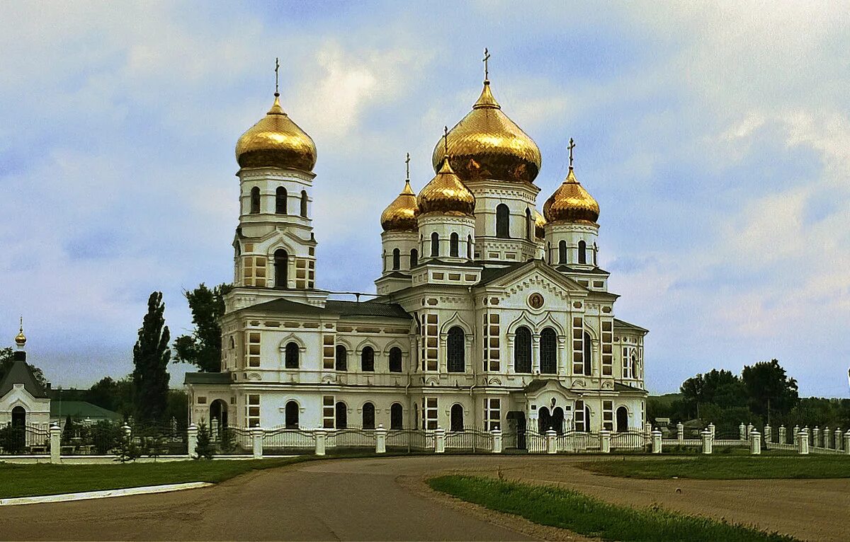 Община краснодарский край. Храм станица Новодонецкая Краснодарский край. Свято-Троицкий храм Новодонецкая. Станица Новодонецкая храм Свято-Троицкий. Храм в станице Новодонецкой Выселковского района.