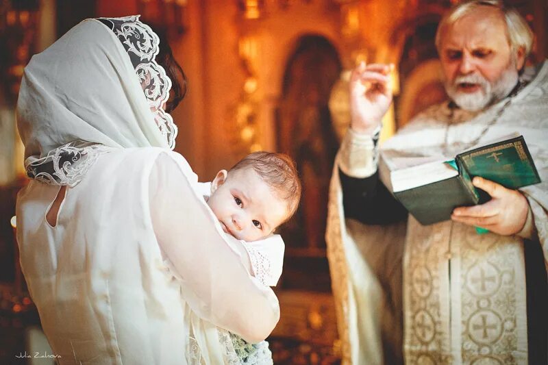 крещение мальчика. крестная без. крестины. фотосессия крестин. фотосессия крестин в церкви.