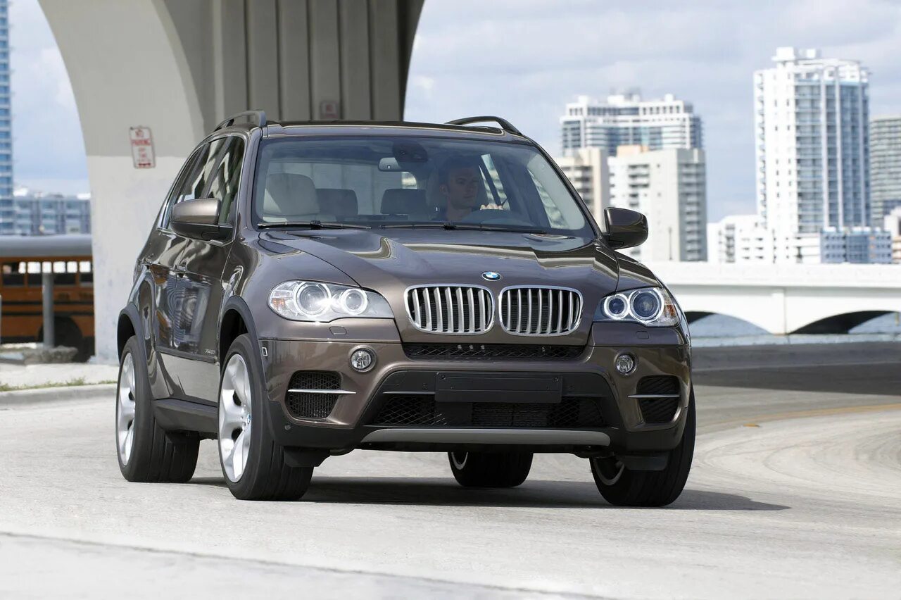 BMW x5 2011. BMW x5 2010. BMW x5m 2010. BMW x5 e70 Рестайлинг. Bmw x5 комплектации