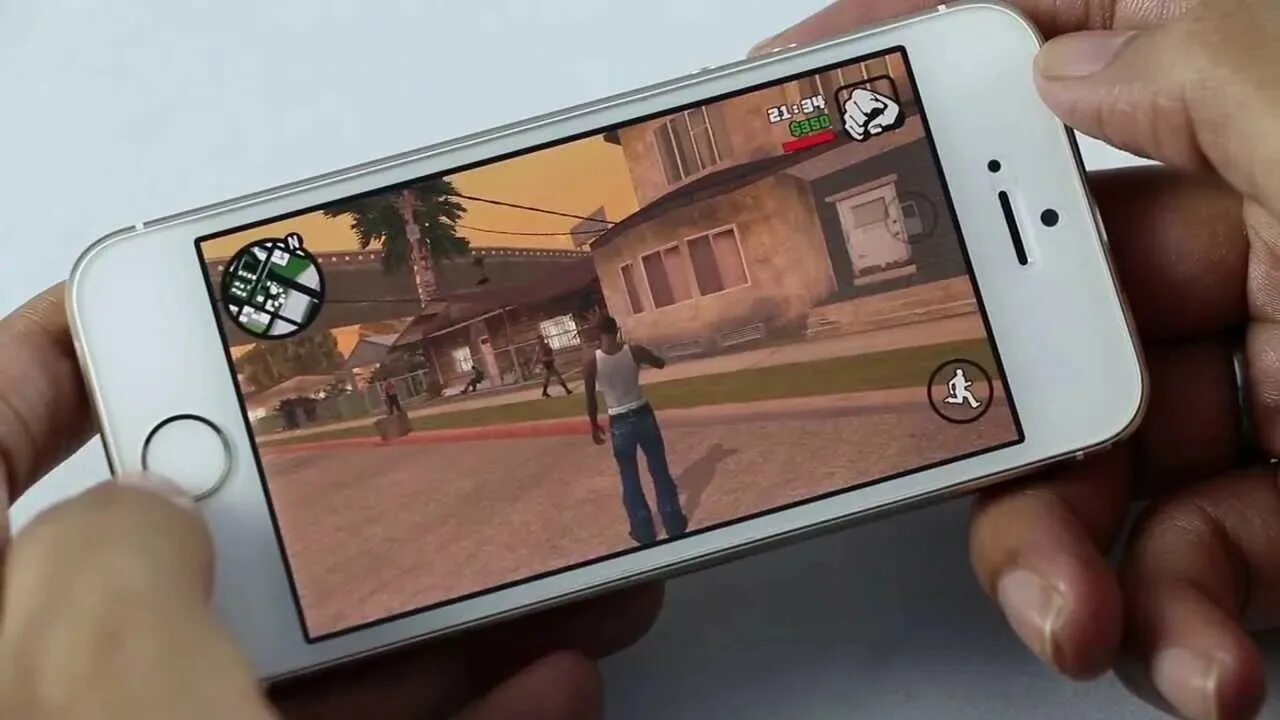 Том игр ios. Айфон в ГТА 5. ГТА 5 на иос. GTA 5 на айфон 5s. ГТА 4 на айфон.