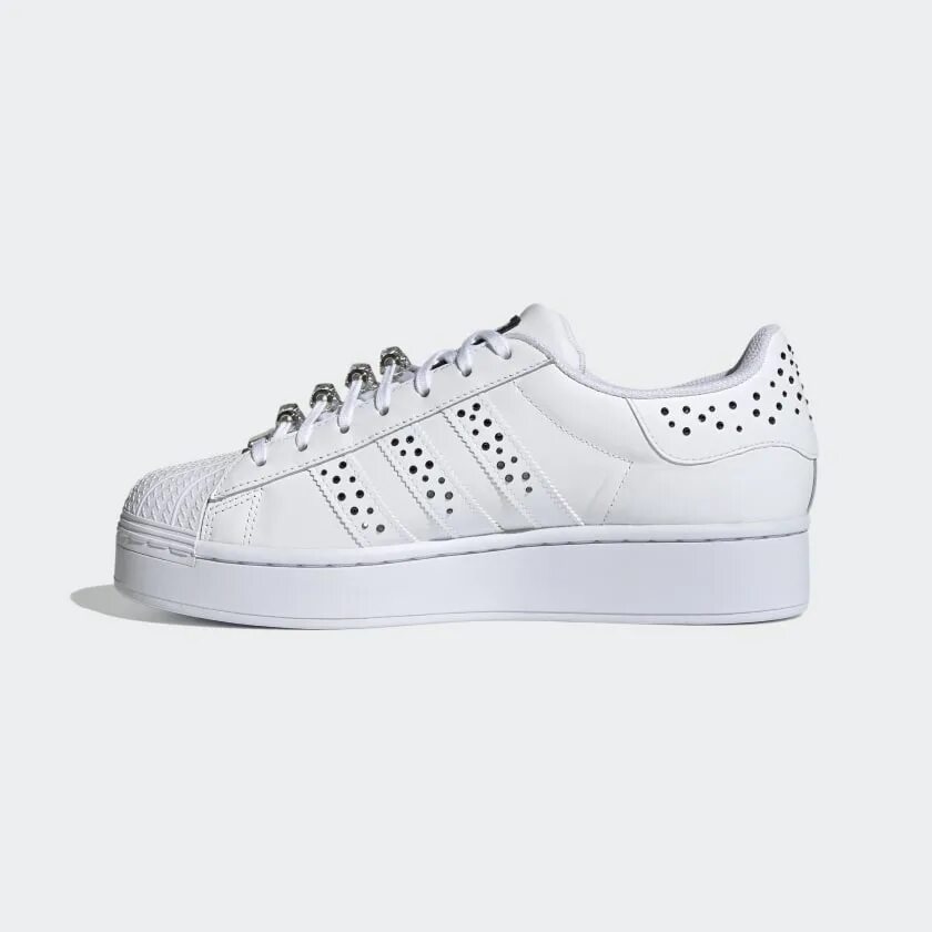 Суперстар 18.11 2023. Adidas Stan Smith Swarovski. Superstar x Swarovski. Adidas Originals rivalry Swarovski. Суперстар со стразами.