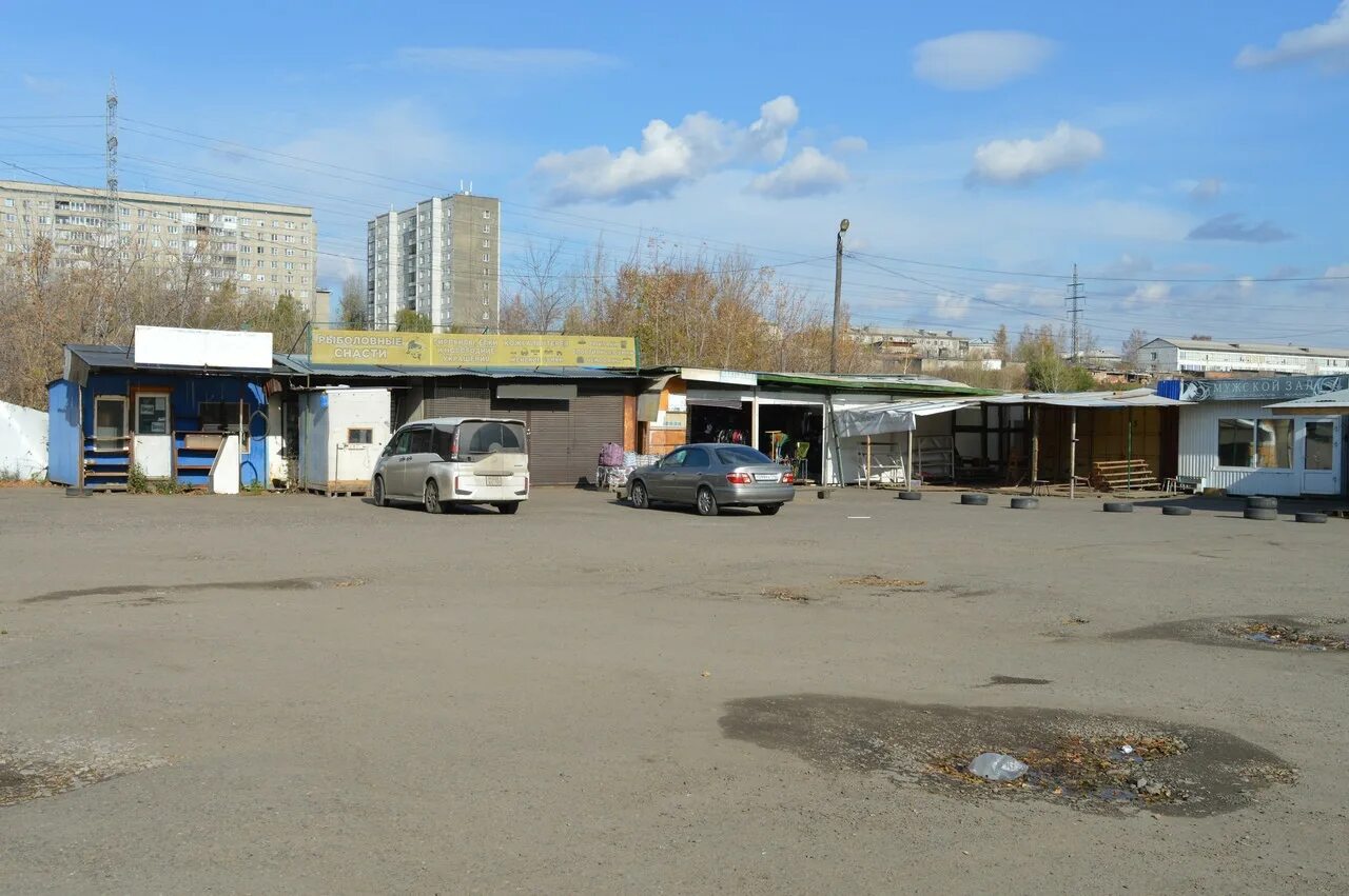 Октябрьский рынок 10 лет назад. Центральный рынок красноярск. Рынок октябрьский красноярск. Октябрьский рынок ковров. Новая взлетка красноярск.