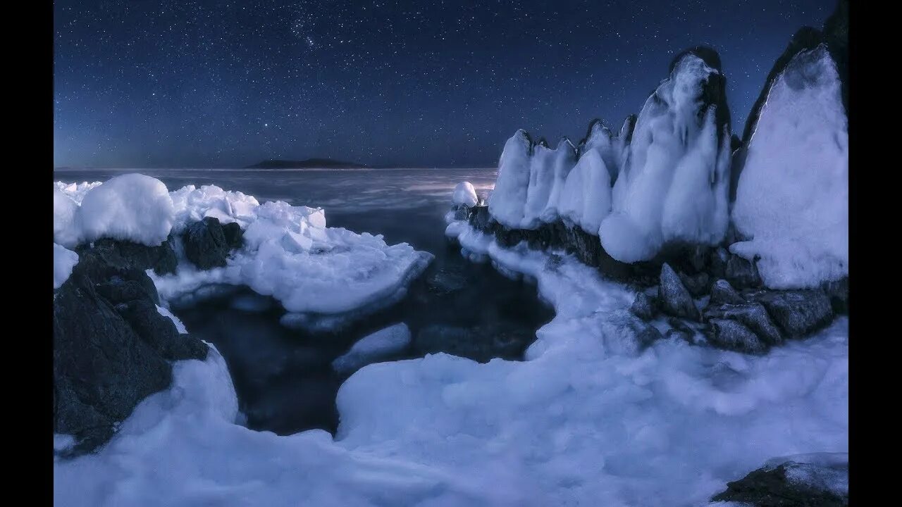 Ледоход на неве 2022. Лед байкала. Белая ночь лед. Белая ночь лед. Ледяное небо в арктике.