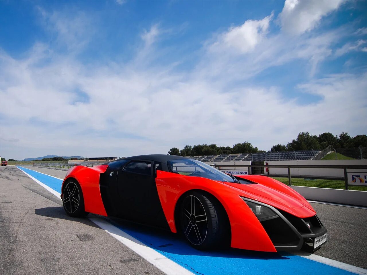 Marussia b1. Спорткар Marussia b2.