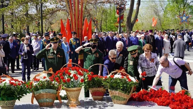 Вечный огонь на победе Оренбург. Оренбург вечный огонь проспект Победы 8 мая. Вечный огонь Оренбург 2021. Празднование 9 мая. Канал победа оренбург