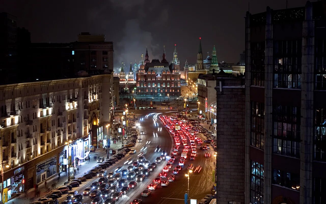 Новый около. Тверская улица 2015. Ночная Москва Тверская улица. Тверская стрит Москва. Тверская улица Москва вечером.