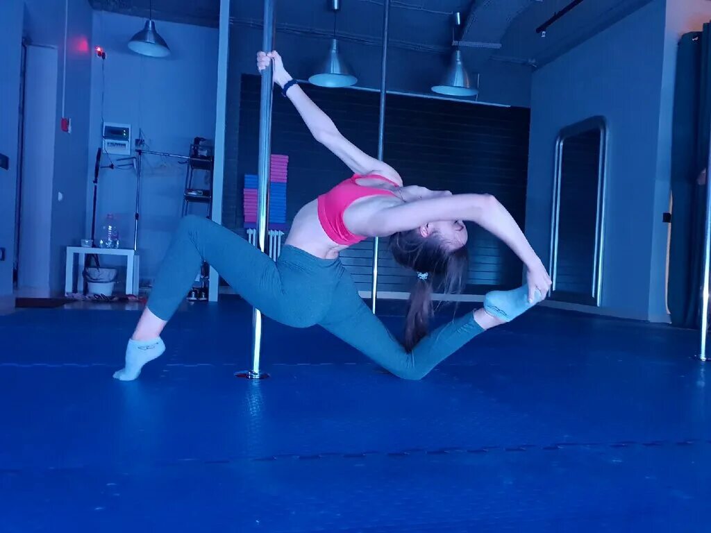 Дэнс краснодар. Pole dance школа. пол дэнс краснодар. танцы пол дэнс краснодар. школа танцев на пилоне.