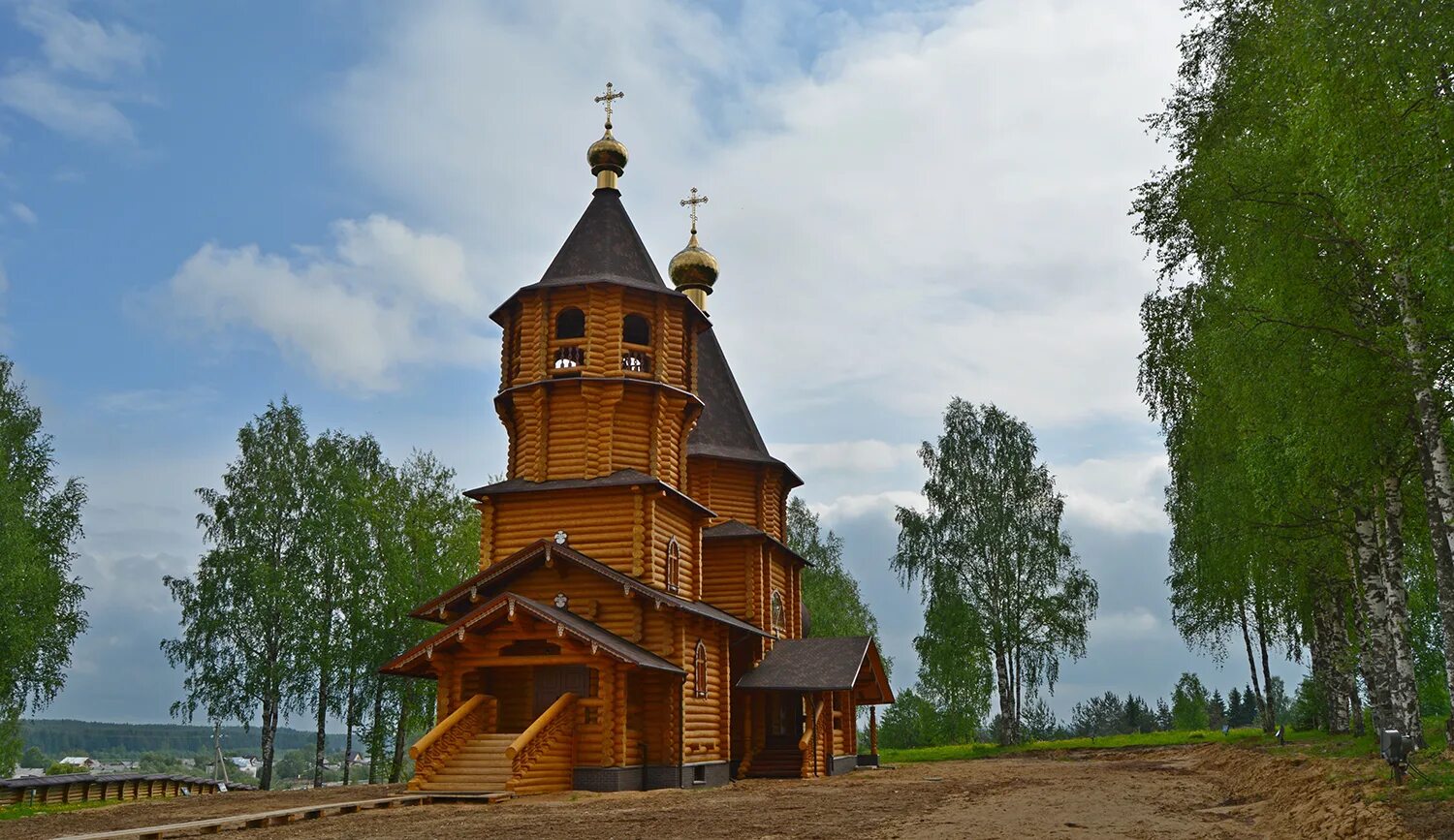 Поселок устьянский. Храм в Березнике Устьянского района. Березник Церковь Церковь Устьянский. Церкви в Устьянском районе Архангельской области. Храм в п.Октябрьском Устьянского района Архангельской области.