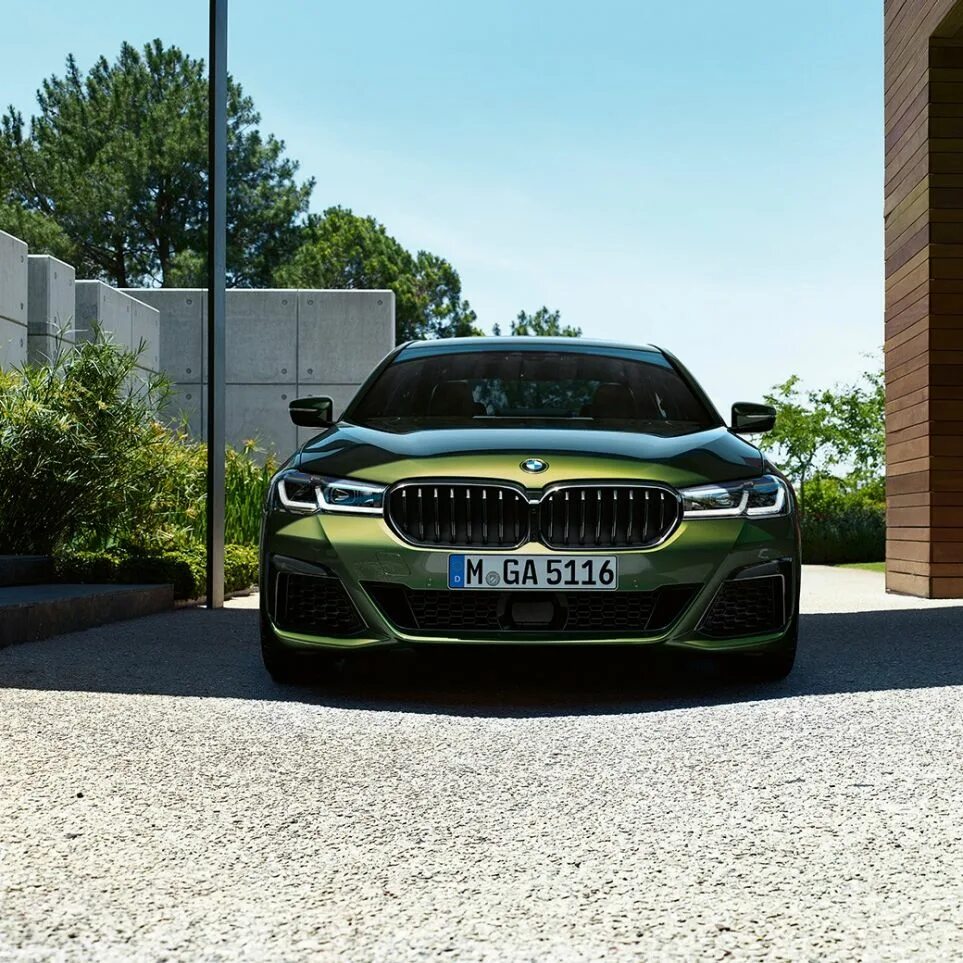 Bmw g80 цена. BMW m550i XDRIVE g30. BMW 5 g30. BMW 5 g30 Green. BMW m5 2020.