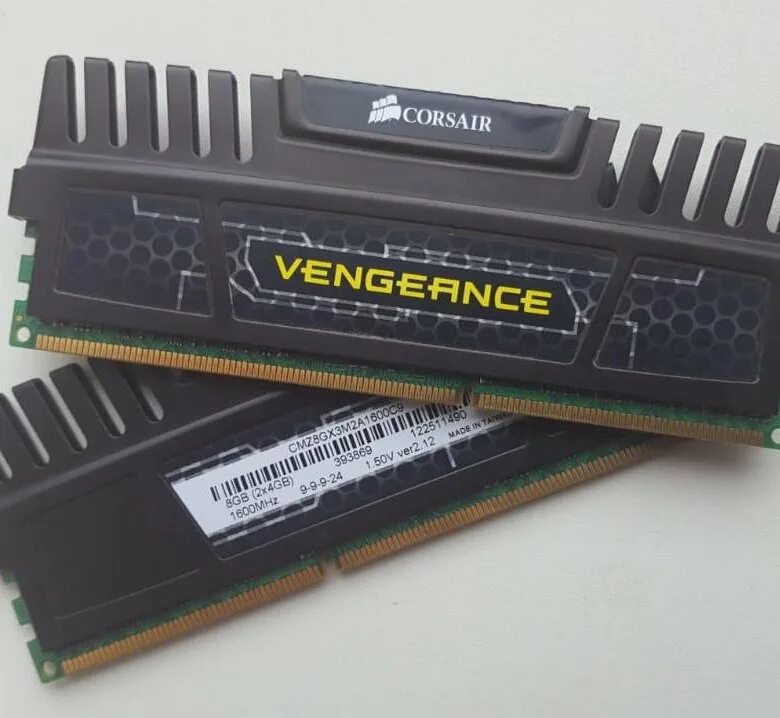 Память ddr3 corsair. Corsair ddr3. Corsairs 3. DDR Corsair фото. Ddr3 Vengeance купить.