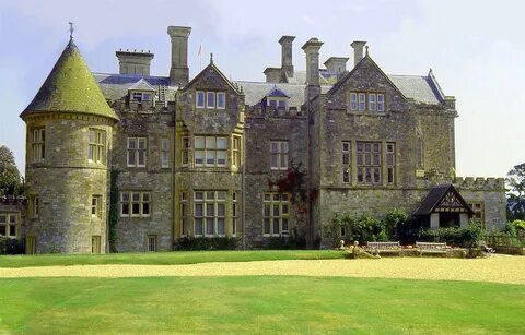 Old money house