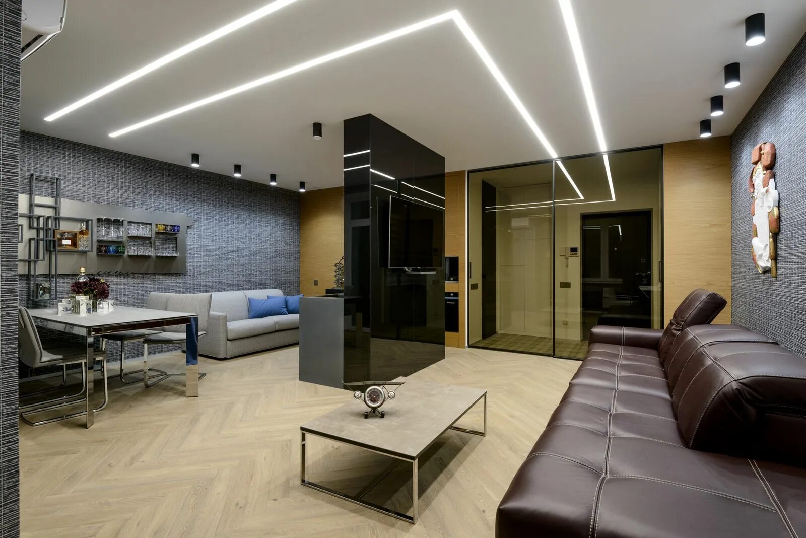 световые линии на потолке. линейный светильник slott l61. световые линии на натяжном потолке. дизайн потолка световые линии. потолок с линиями подсветки.