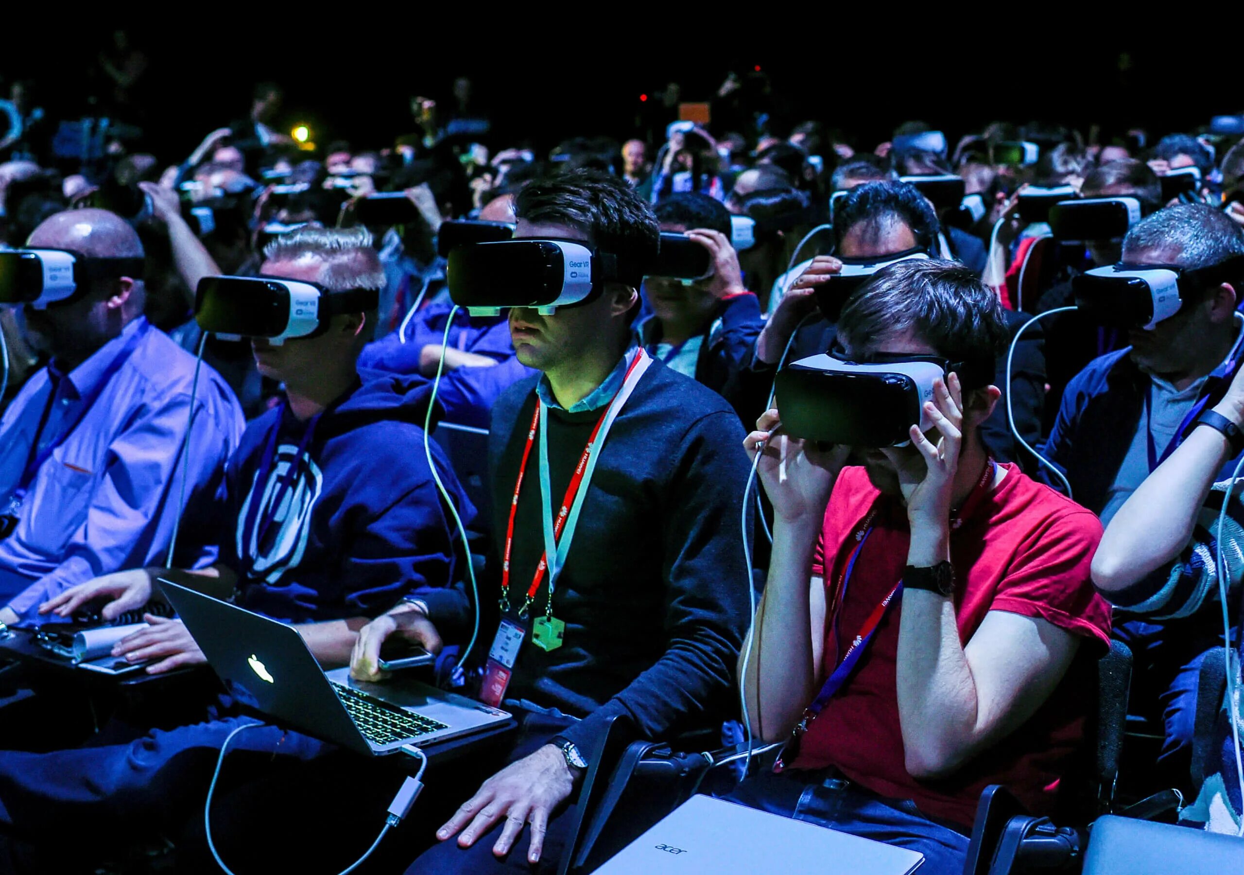 Конференция профессия и здоровье владивосток. Очки виртуальной реальности на мероприятие. Конференция профессии будущего. Конфеь. Конференция фото.