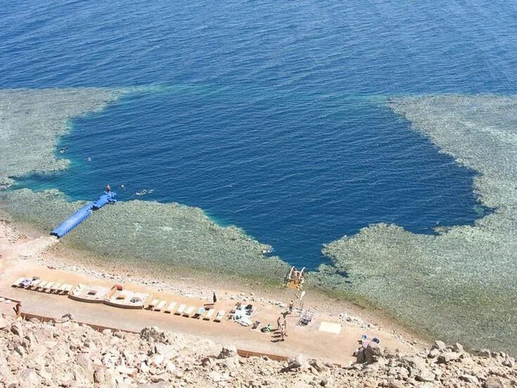 Барбара блю холл дахаб. Абу галум голубая дыра. Дахаб дайвинг голубая дыра. Абу-галум — заповедник «голубая дыра». Голубая дыра красное.