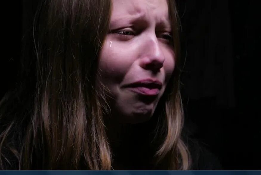 Девушка плачет. Плачущий подросток. Плачущий подросток. Плачущая девушка. To cry.