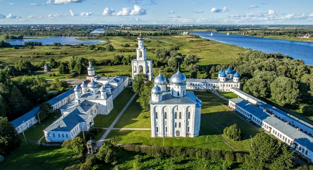 Свято-Юрьевский монастырь Великий Новгород. Свято-Юрьев мужской монастырь Великий Новгород. Свято Юрьевский мужской монастырь в Великом Новгороде. Монастыри Великого Новгорода Юрьев монастырь. Душа великий новгород