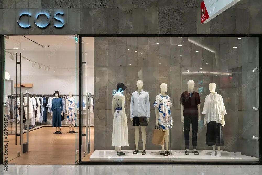 Cos бренд. Windows бренд одежды. Cos shop Pack. Cos shopfront. Cosstores