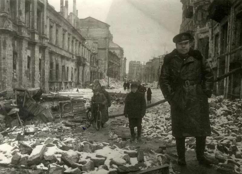 В какой операции освободили варшаву. Штурм Варшавы 1945. Освобождение столицы Польши Варшавы. Освобождение Варшавы 1944. Варшава январь 1945.