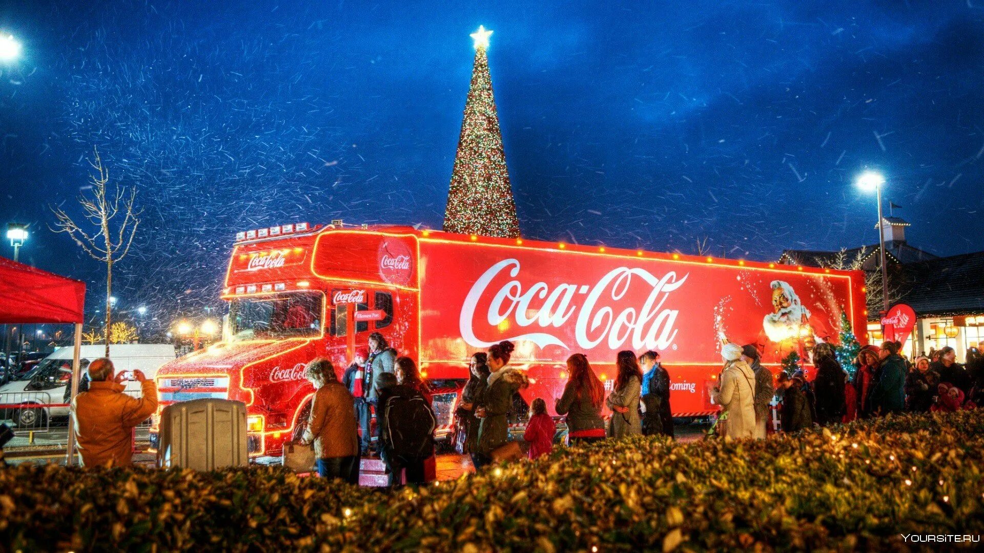 Город кока колы. Рождественский грузовик coca-cola. грузовик coca cola в парке горького. машина кока кола новогодняя. новогодний караван кока-кола.