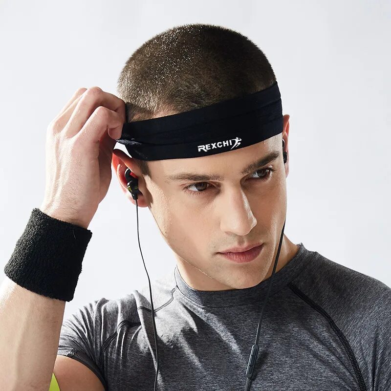 Мужские спортивные повязки. Повязка на голову спортивная. Мужская повязка на голов. Спортивная повязка на лоб. Напульсник на голову.