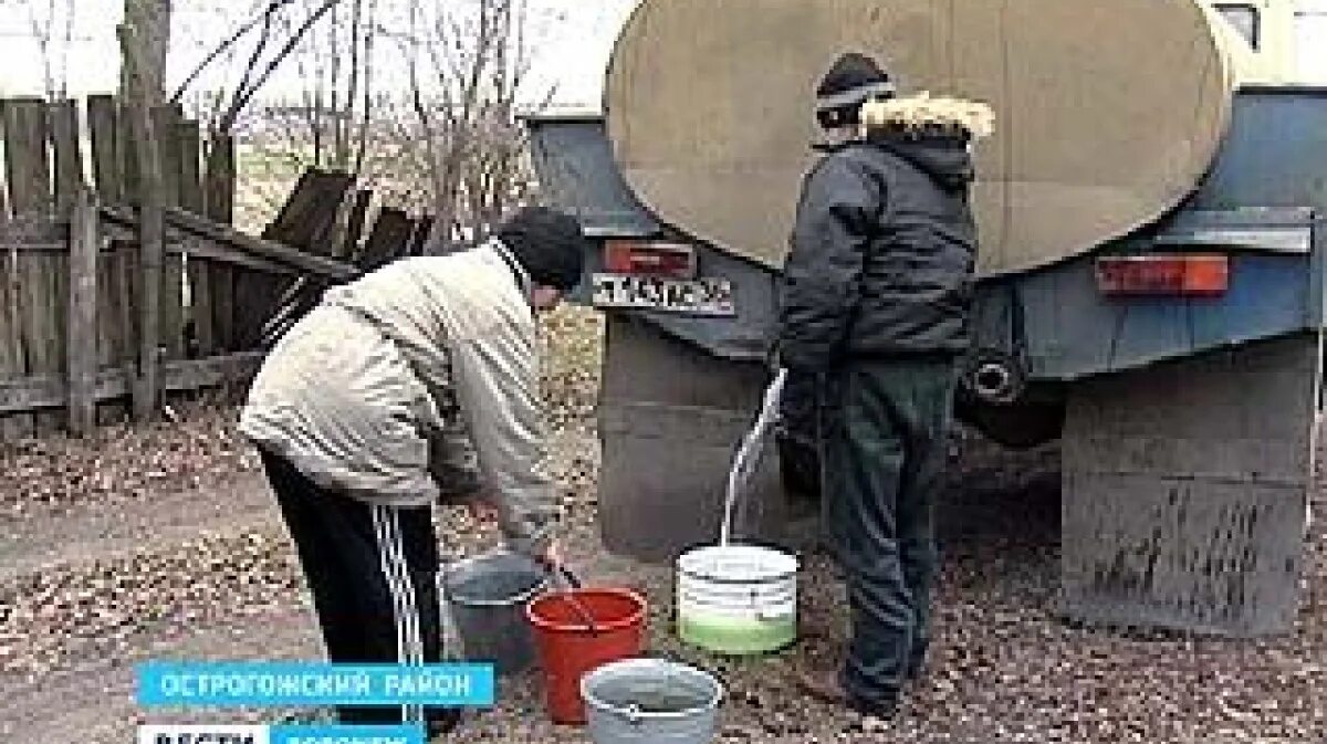 Нет воды. В Кишкино нет воды. Нет воды женщина насылилась фото. В октябрьском нет воды сегодня почему